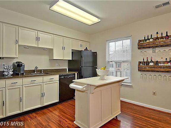 3rd image of 6174 Castletown Way