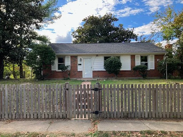 3 bed, 1007 sqft, $1,550 — Photo 3