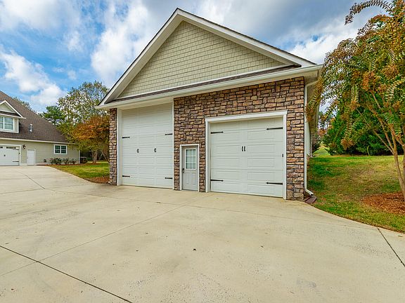 5th image of 43 Hidden Hills Dr