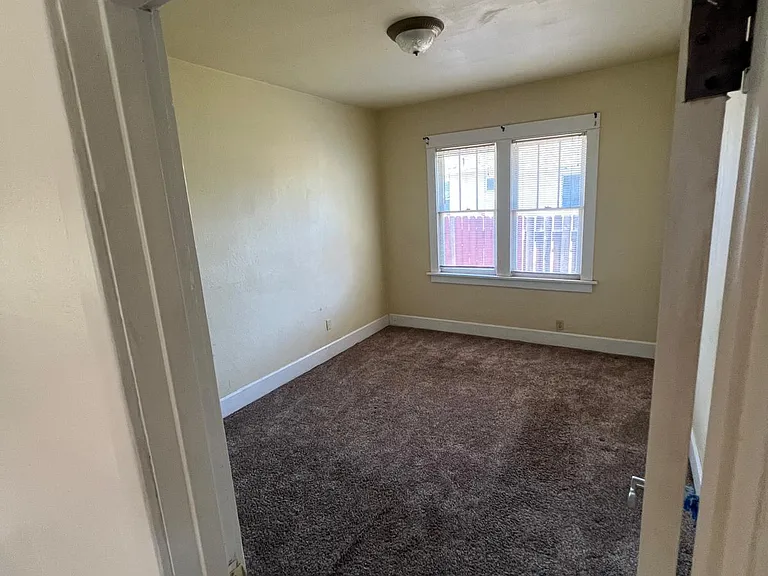 705 S 13th Ave — Photo 15