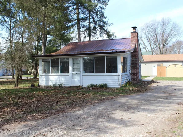 10792 Frankfort, Pinckney, MI 48169