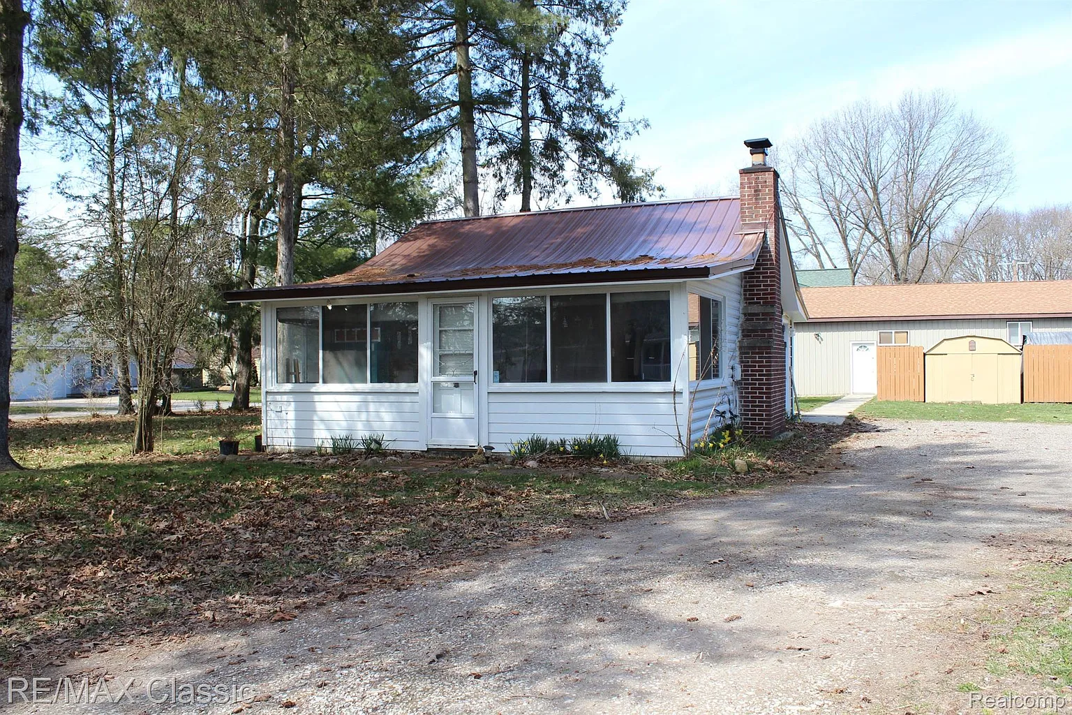 10792 Frankfort photo 1