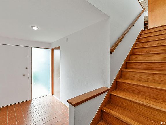 5th image of 109 Amber Dr