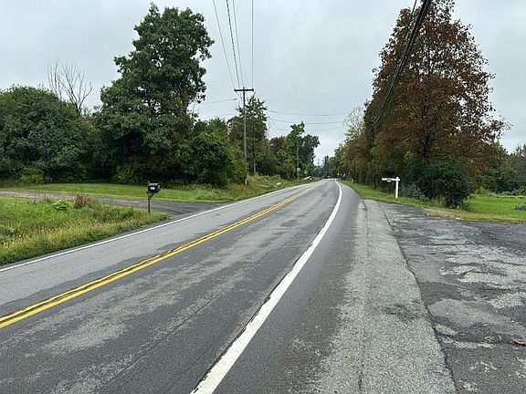 5th image of 908 Sacandaga Rd