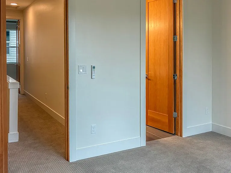 6013 NE 30th Ave — Photo 15