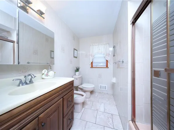 157 Exeter Street image 11 of 40