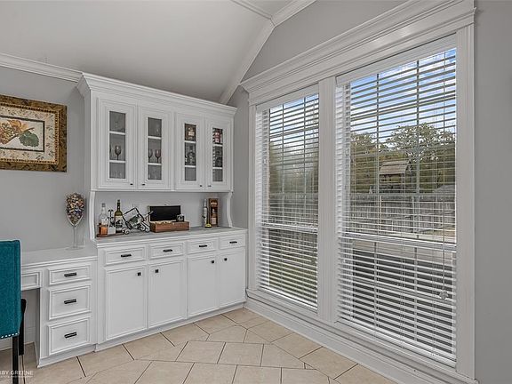 4th image of 2216 Washburn Way