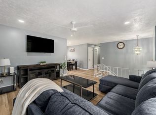 11705 Grand Ave, Omaha, NE 68164
