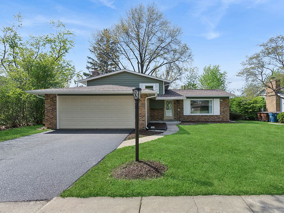 1st image of 22644 Lakeshore Dr
