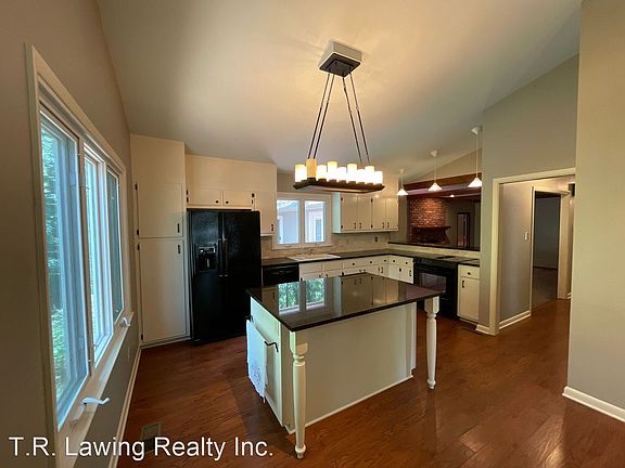 5th image of 6610 Pensford Ln