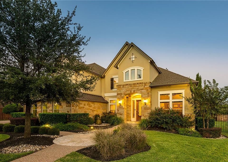 1st image of 2104 Park Place Cir