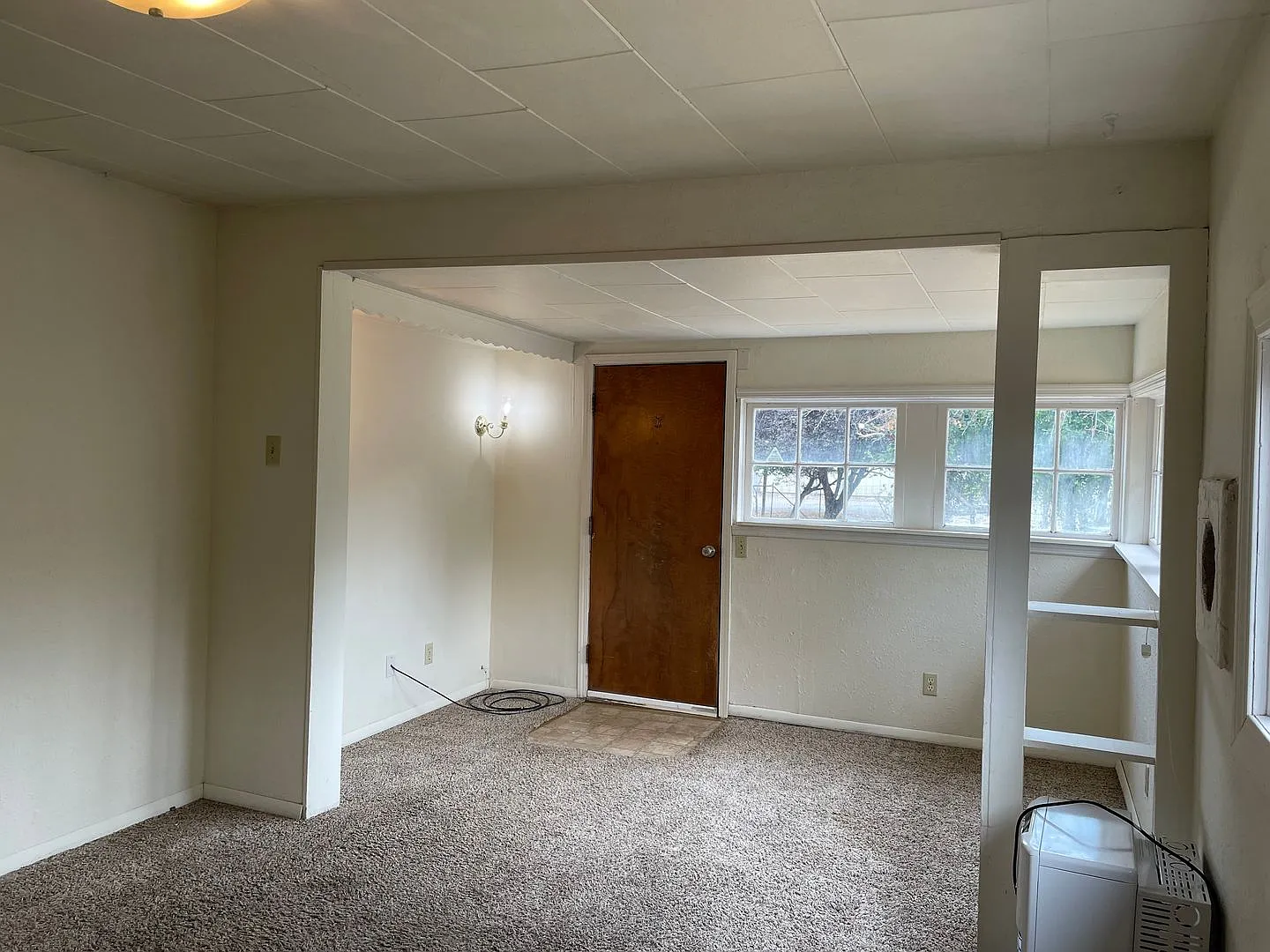 Cute 2 Bedroom 1 Bath Home in Shady Cove — Photo 3
