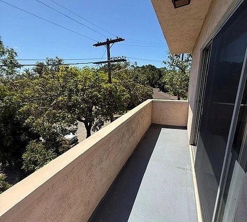 5th image of 10856 Rose Ave APT 207