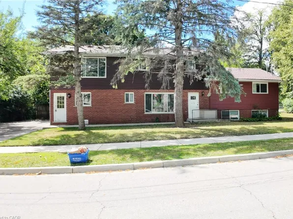 379 Holly St, Waterloo, ON N2L 4G5
