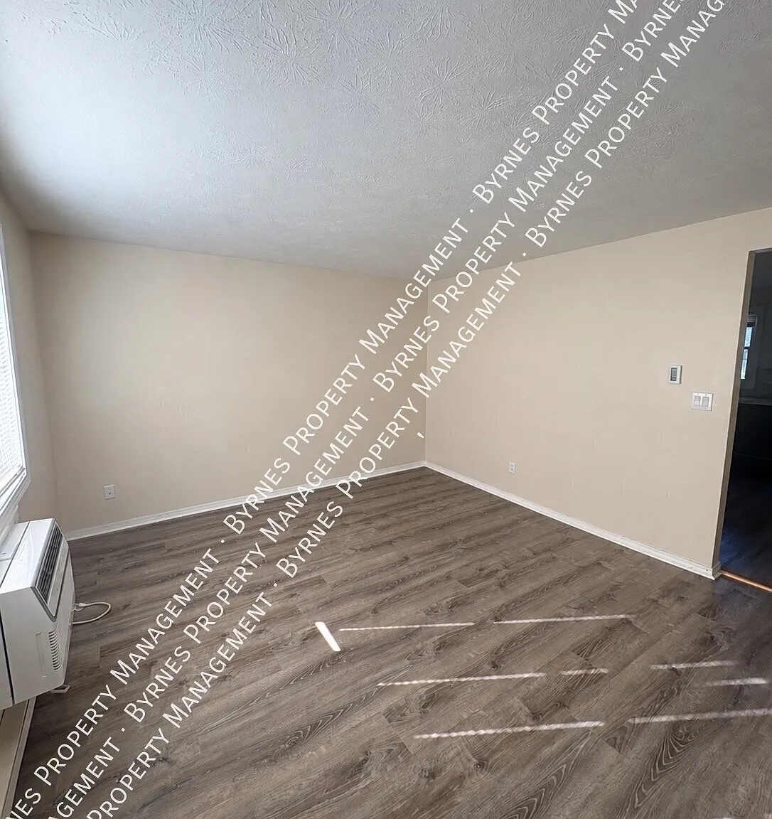 2 bed, 1.5 bath, $1,700 — Photo 1