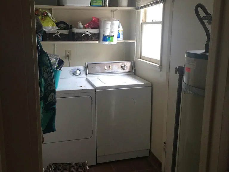 231 Placentia Ave — Photo 6