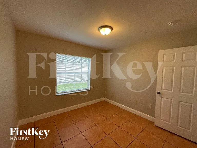 10352 SW 208th Ln — Photo 8