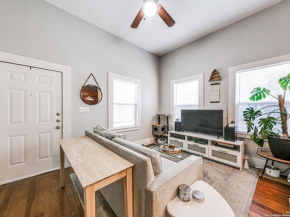 4th image of 310 Ada St #102