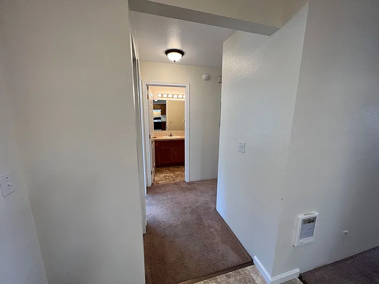 2941 W Lorraine Ave #1-10 — Photo 7