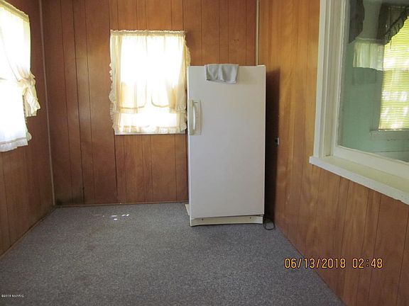 4th image of 313 N Brown St