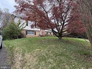 2nd image of 8410 Amanda Pl
