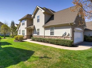 15 Fehervari Ct, Somerset, NJ 08873