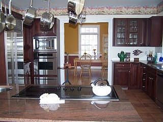 Gourmet Kitchen w/Isle