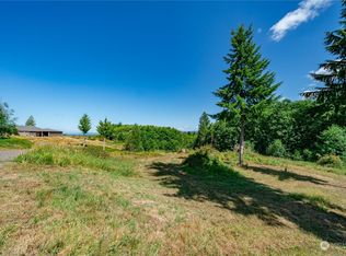 120 Red Hawk Dr, Castle Rock, WA 98611