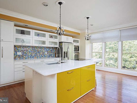 3rd image of 9920 Foxborough Cir