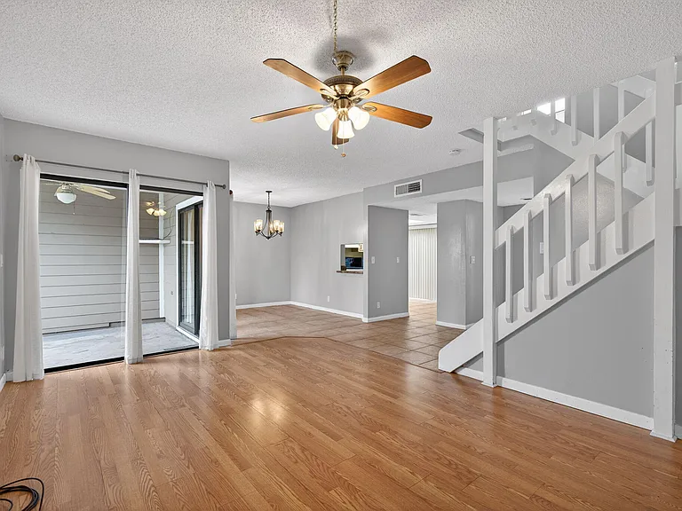 707 Stonewood Ct #19C — Photo 40