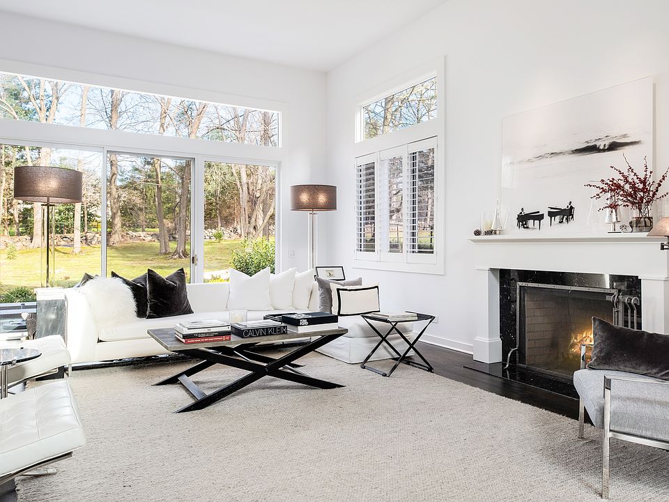 1st image of 4 Purchase Hills Dr
