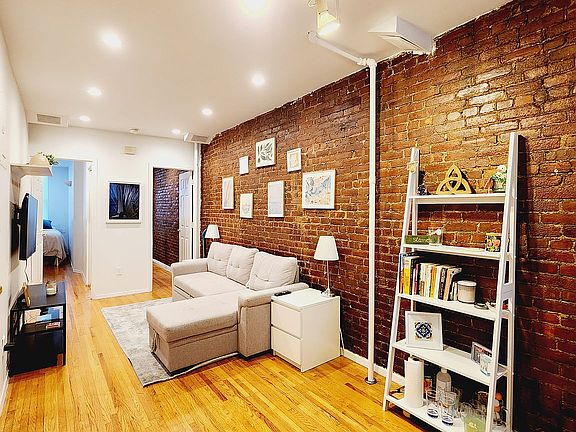 3rd image of 442 W 45th St #4F