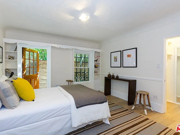 465 S Sherbourne Dr — Photo 12