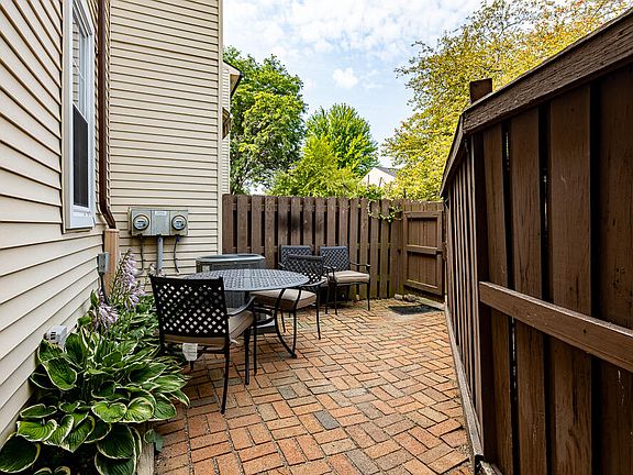 4th image of 3226 Alpine Dr