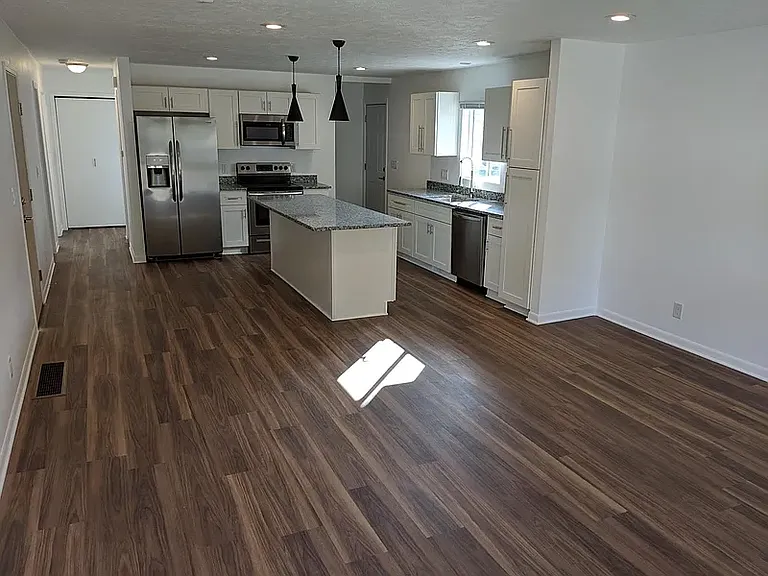 6841 Marcy St — Photo 3