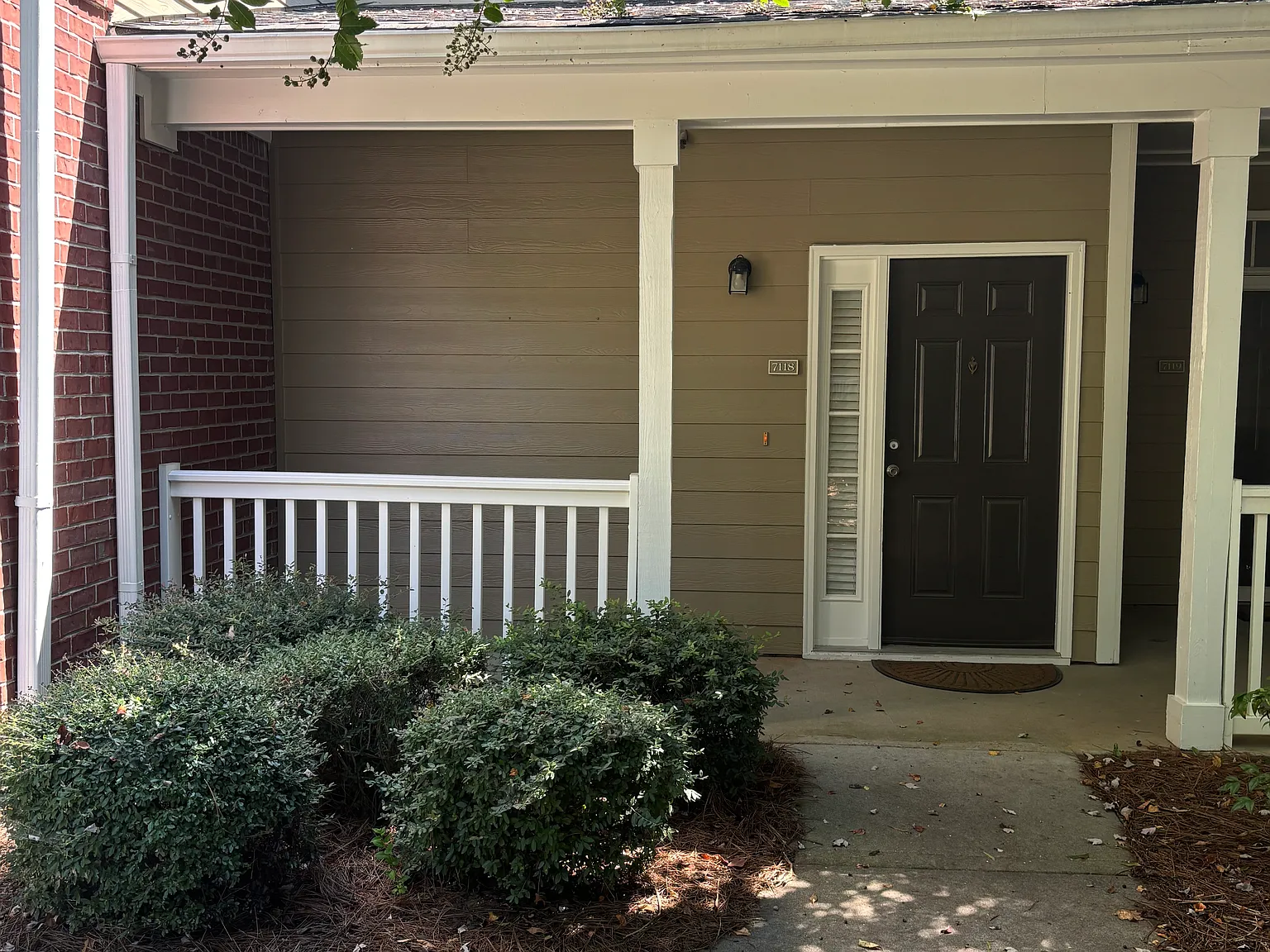 2 bed, 1215 sqft, $2,400 — Photo 2