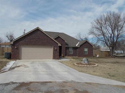 701 London Circle, APACHE, OK, 73006