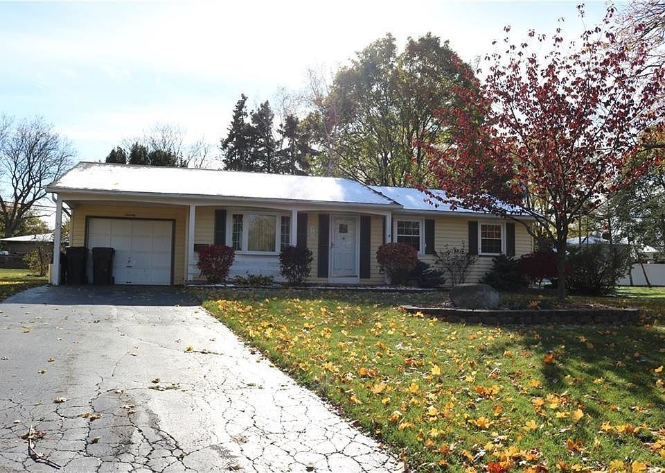 2nd image of 70 Tioga Cir