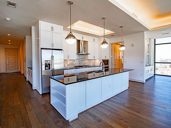3rd image of 2300 N Akard St #3101