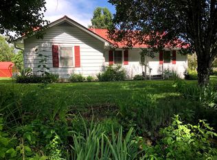 304 Rock Creek Rd, Deer Lodge, TN 37726