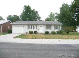 822 W Mill St, Staunton, IL 62088