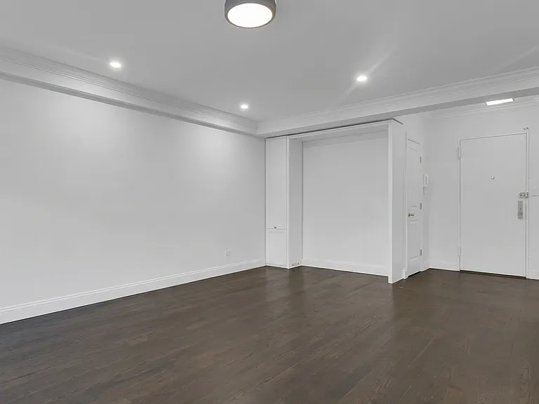 45 W 54th St #7-D — Photo 3