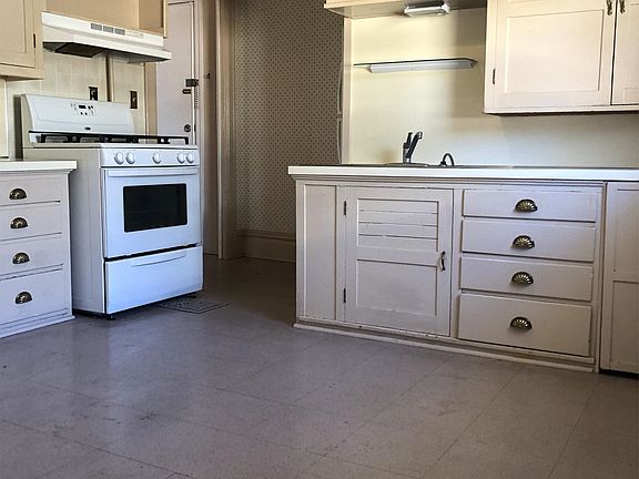 3rd image of 1745 E St APT 1