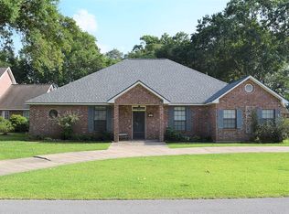 117 Estates Ln, Youngsville, LA 70592