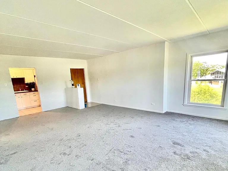 2610 Oakton St #9W — Photo 6