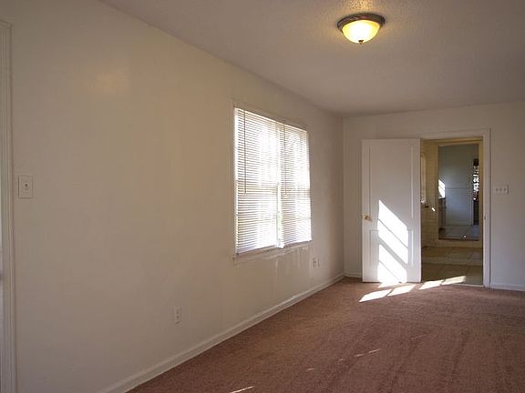 5th image of 4082 Shirley Dr