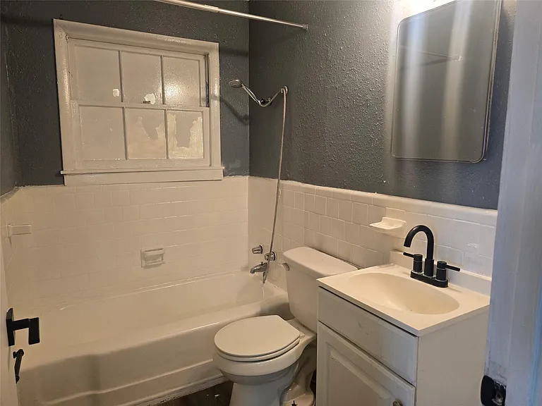 5105 Timothy St #4 — Photo 8