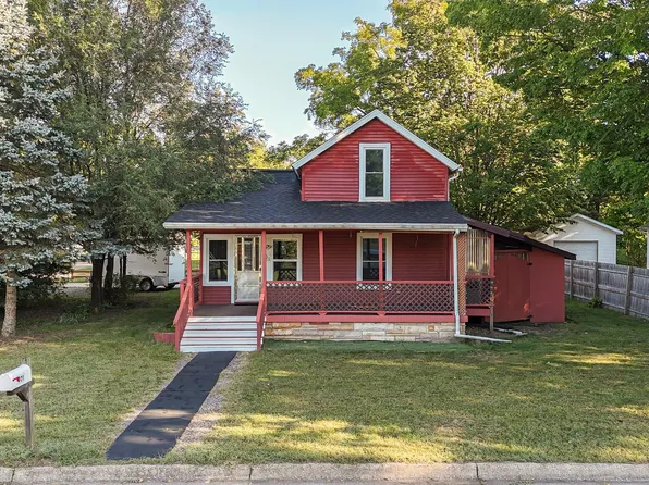 401 Sheldon St, Dowagiac, MI 49047