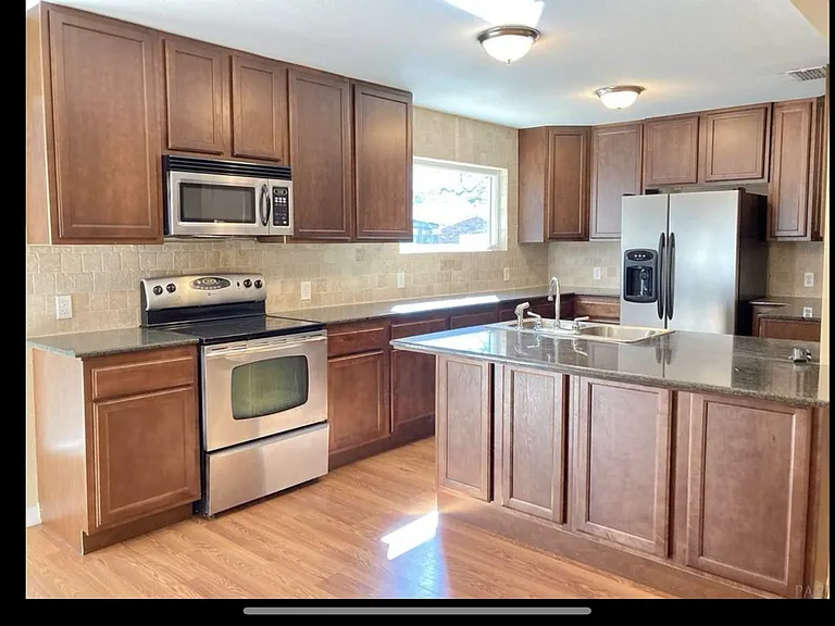 3102 Las Brisas Dr — Photo 7