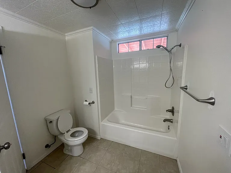 4425 Coyote Creek Ln — Photo 8